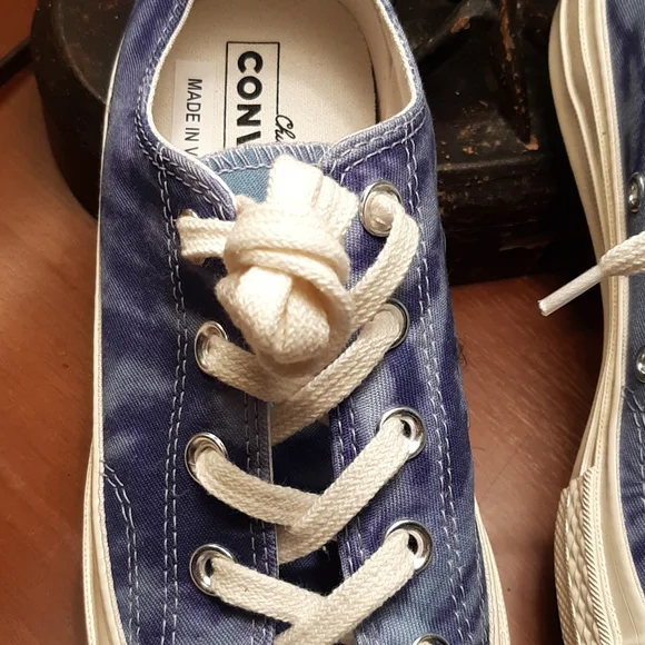 Chuck Taylor Converse All Star Sneakers.Men's 4 women's 6. Nwot.
